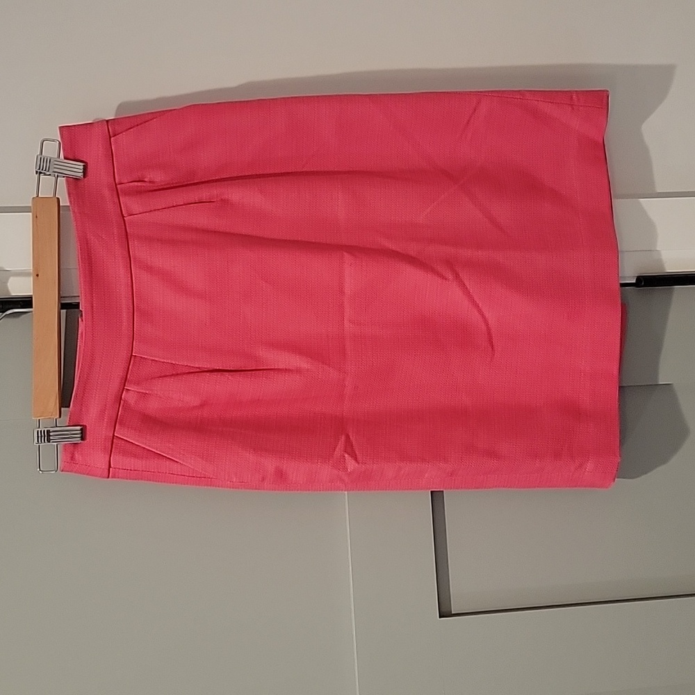 Banana Republic Coral Skirt, Size 2